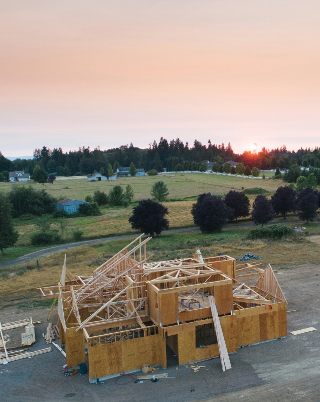 Construction résidentielle au coucher du soleil